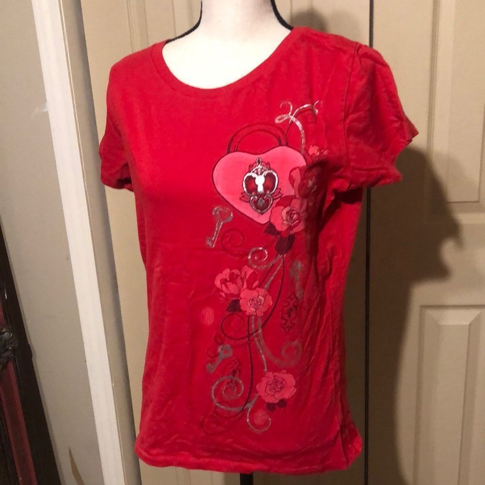 Dari hearts & flowers red with silver and black T-shirt size large
